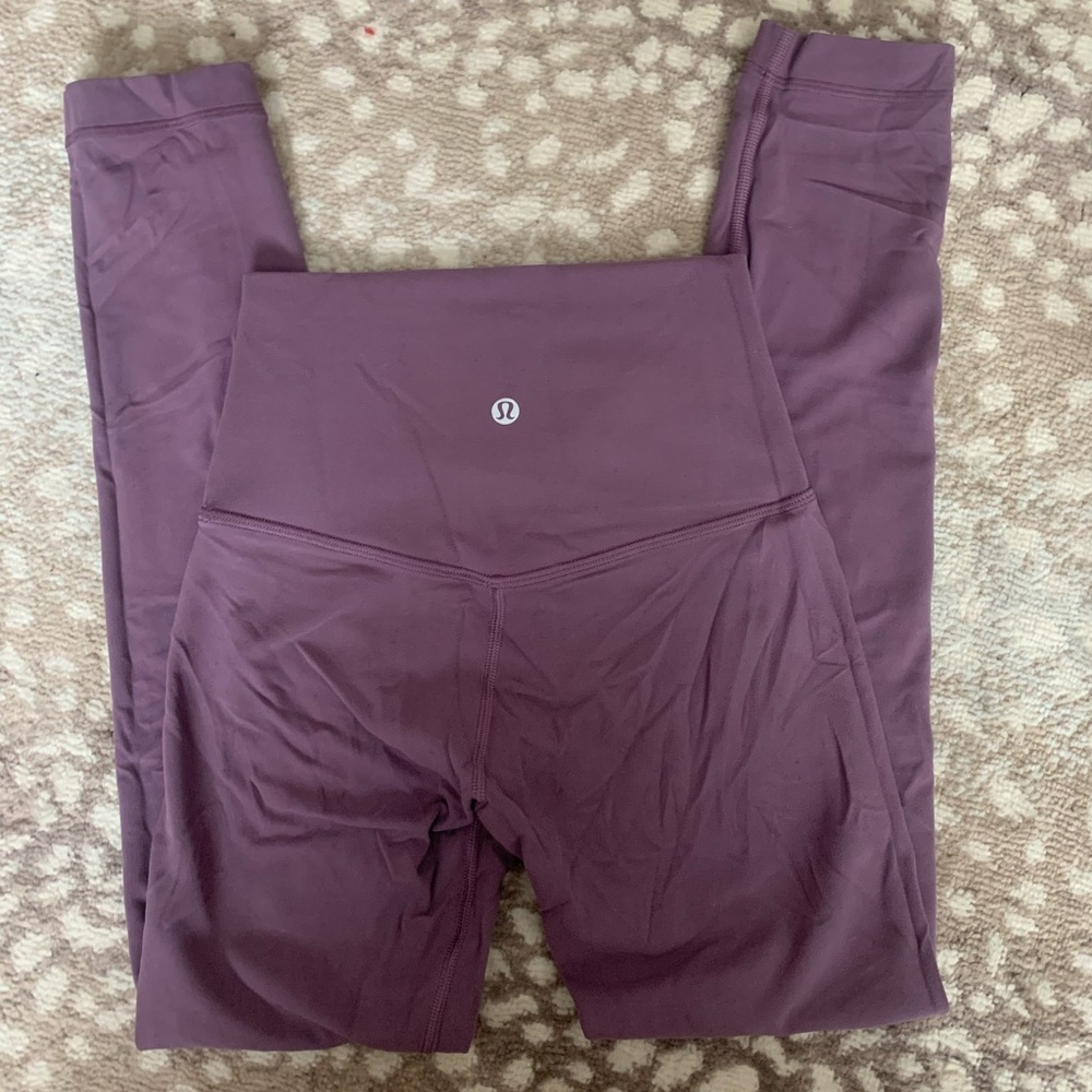 Lululemon aligns size 2